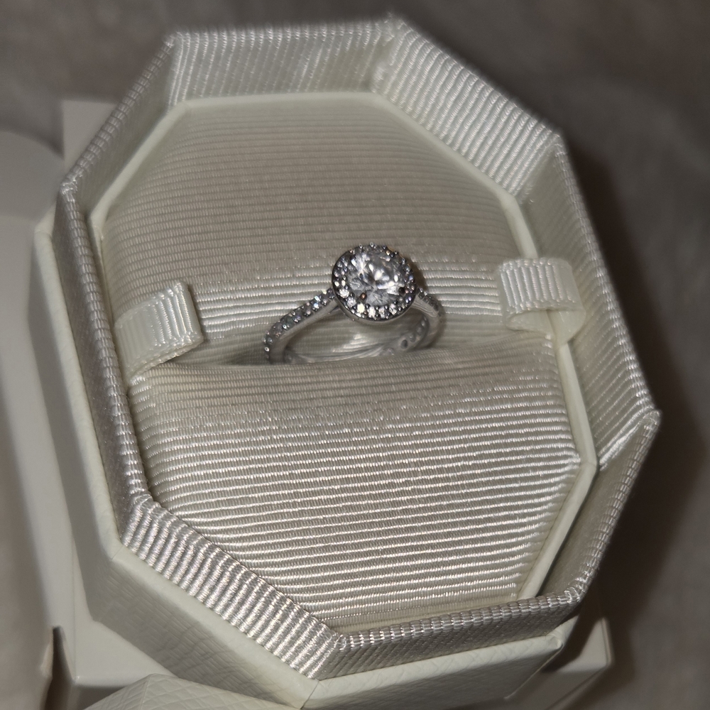 Swarovski Constella Cocktail Ring White Rhodium Plated Size 52 5642624 - Picture 2 of 16